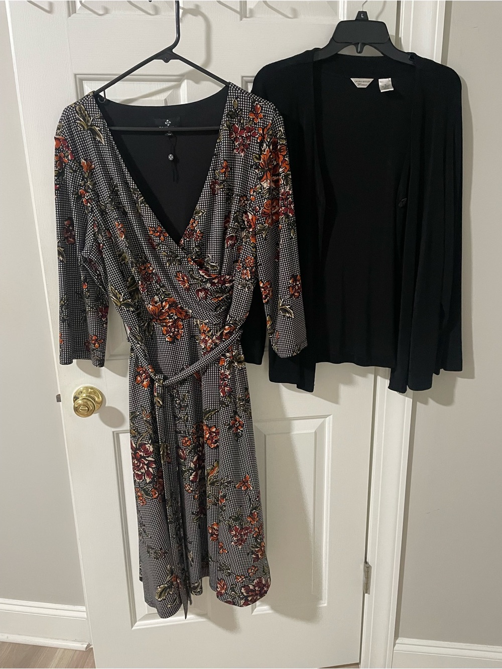 Floral Wrap Midi Dress in Gray with Orange Accents ronni sz16 cardigan 1x